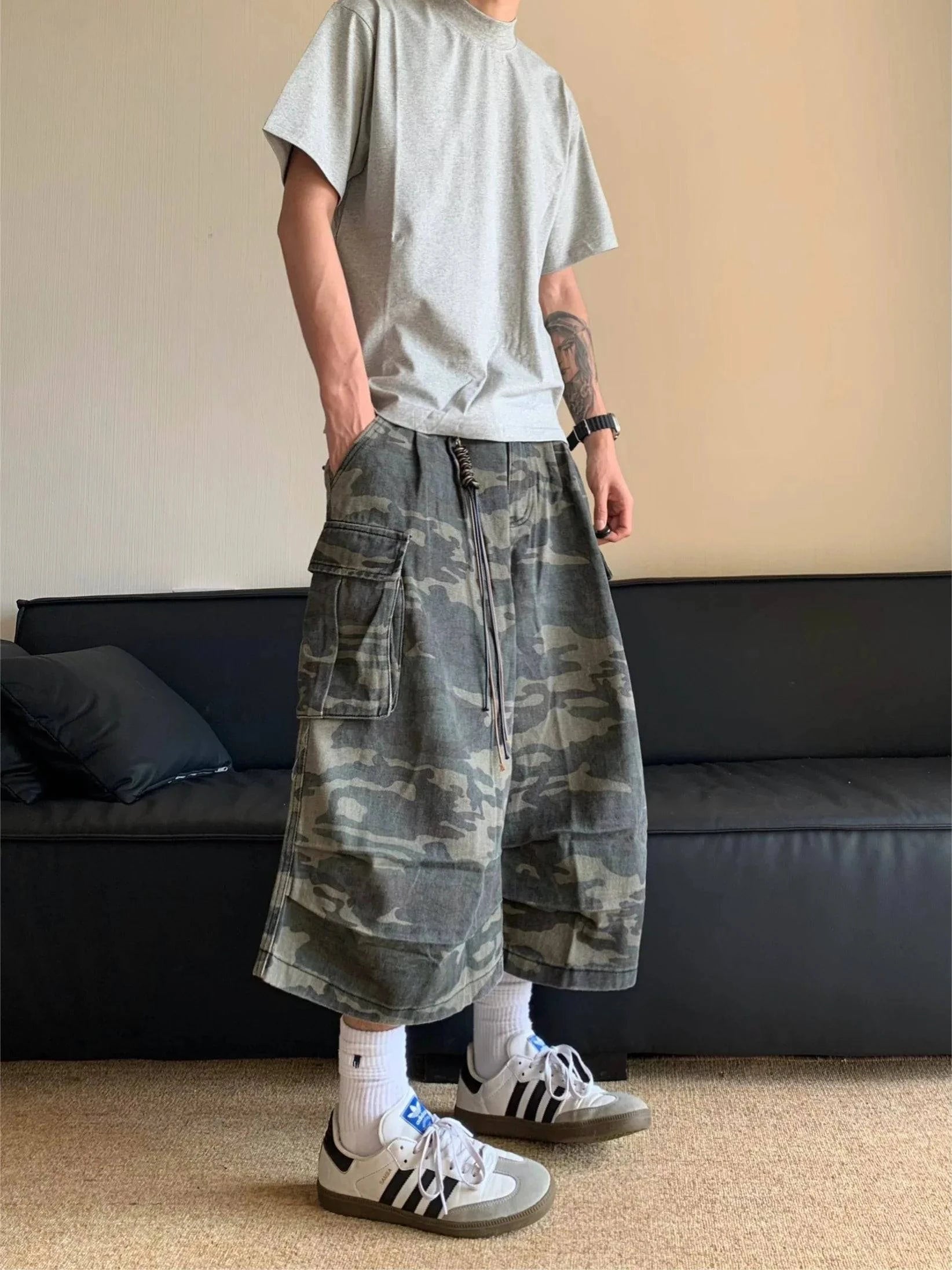 Pantalones cortos holgados de camuflaje con cintura alta vintage