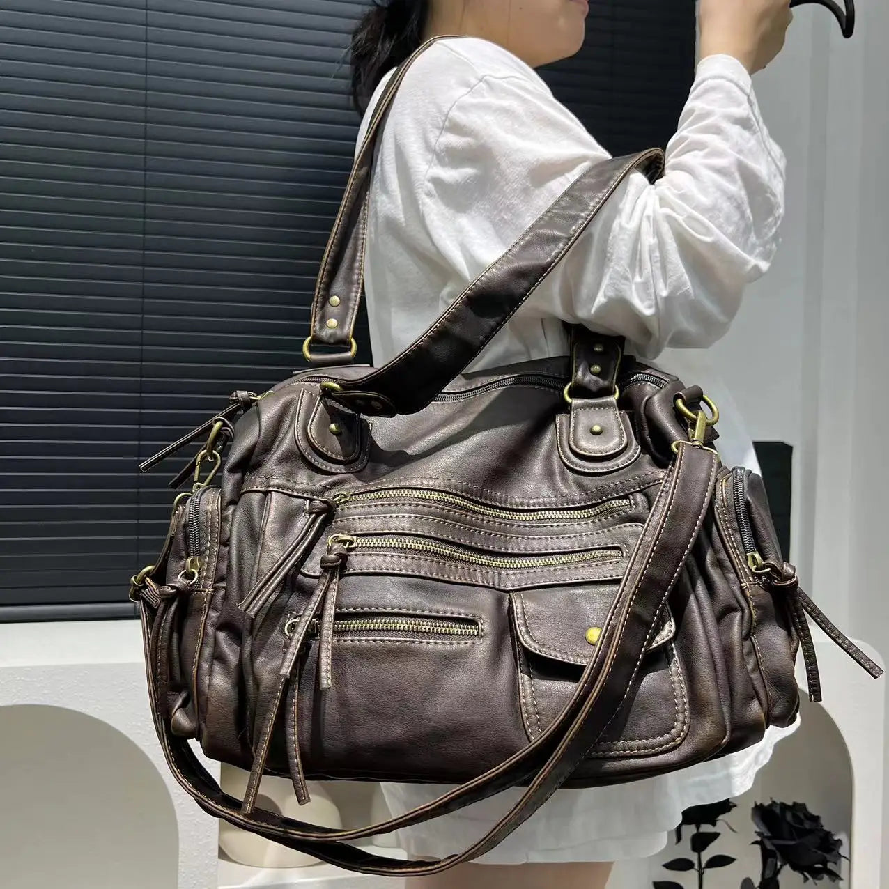 Sac à main en cuir à plusieurs compartiments et fermeture éclair Y2K
