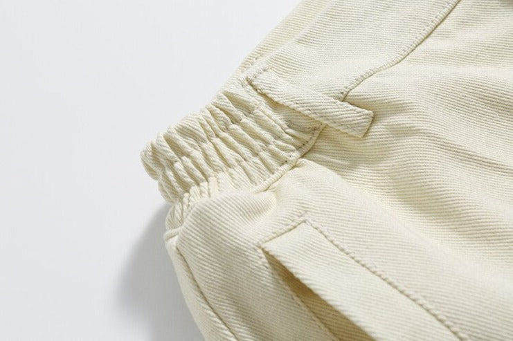 Pantaloncini di jeans con patchwork floreale