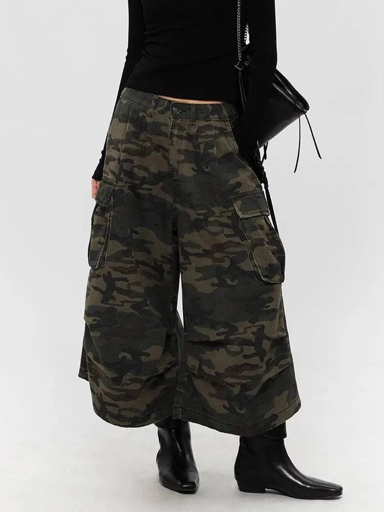 Cozy Vintage Camo Baggy Pleated Denim Jorts