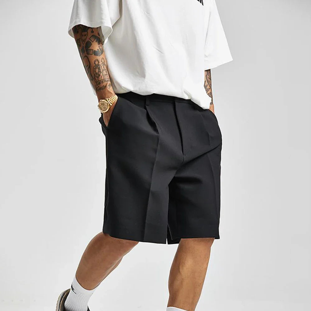 Pantaloncini neri estivi eleganti e sofisticati