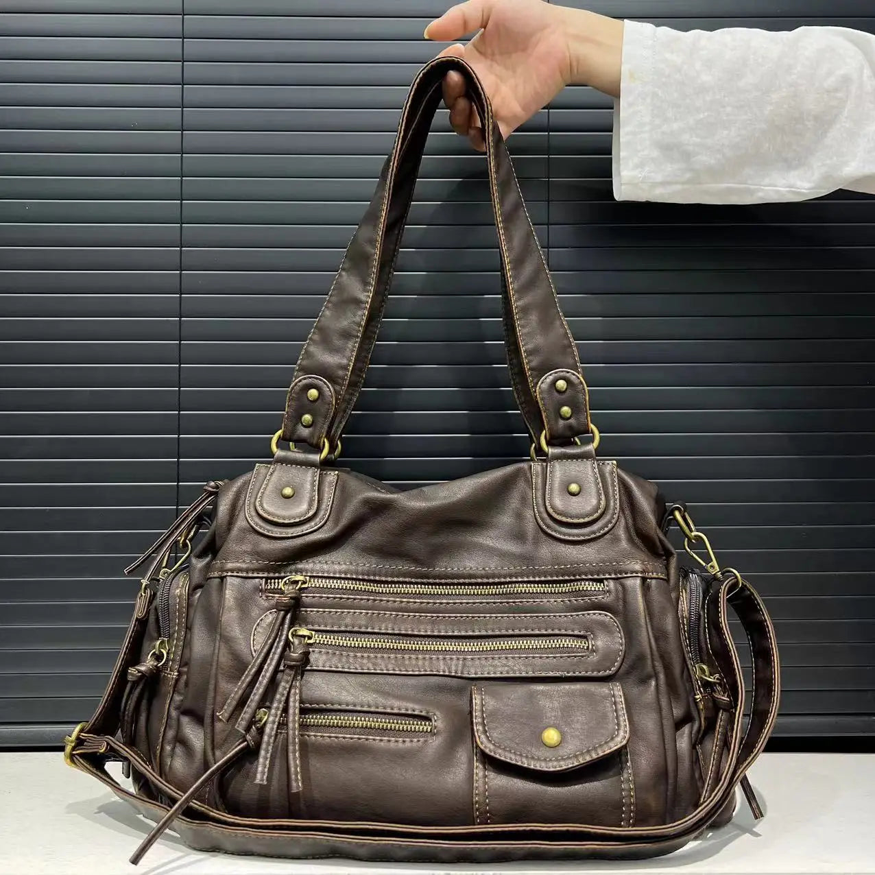 Sac à main en cuir à plusieurs compartiments et fermeture éclair Y2K