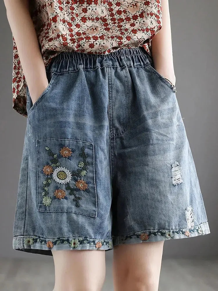 Vintage denim shorts met bloemenborduursel