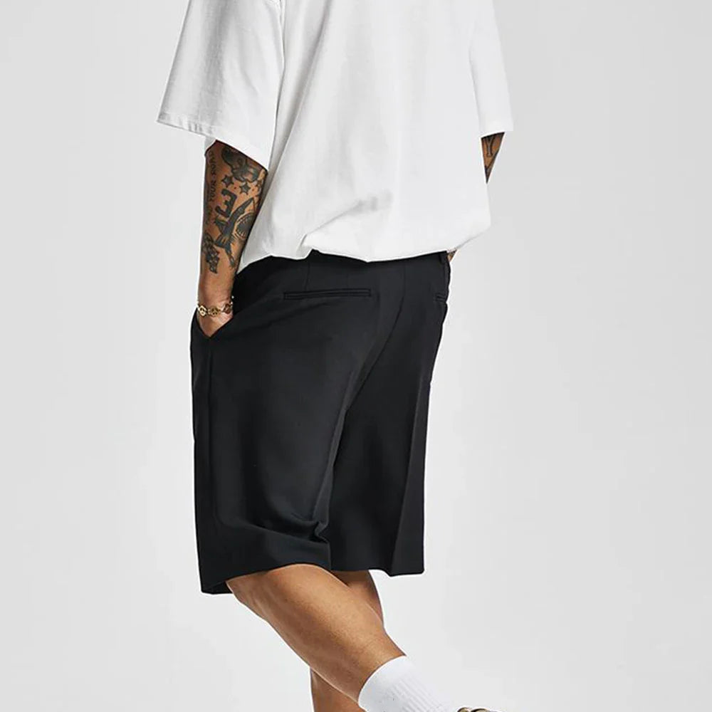 Pantaloncini neri estivi eleganti e sofisticati