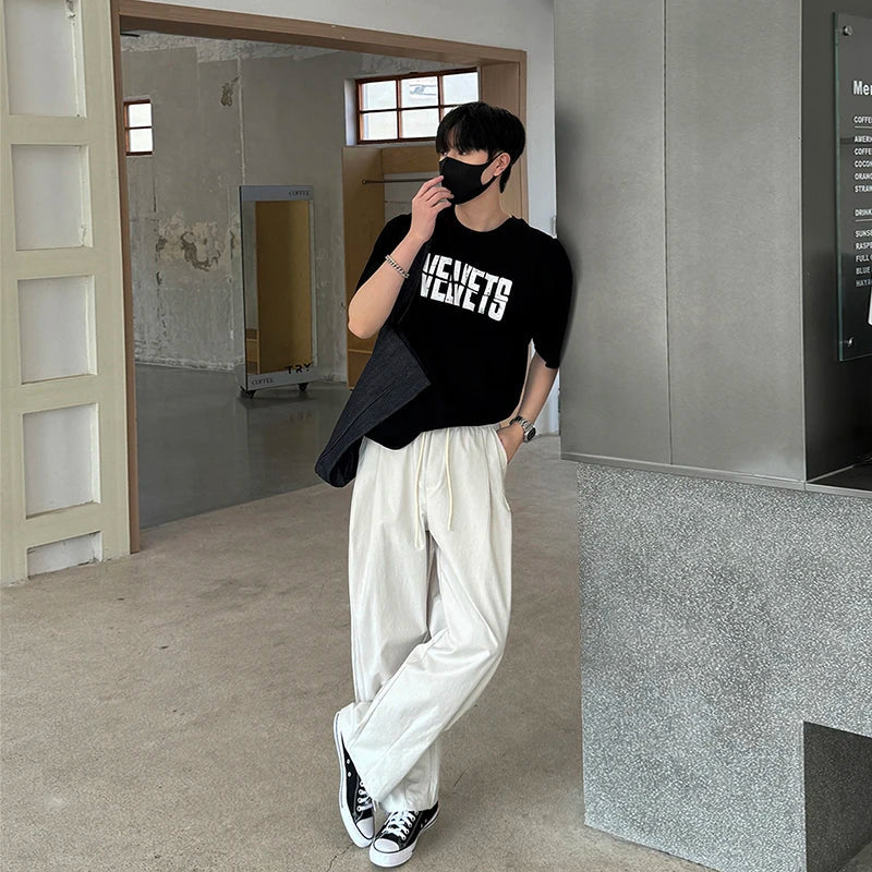 Camiseta informal con tipografía de terciopelo atrevida y fresca de streetwear