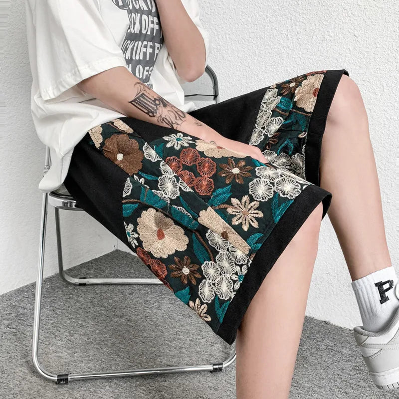 Pantaloncini da streetwear giapponese con ricami floreali