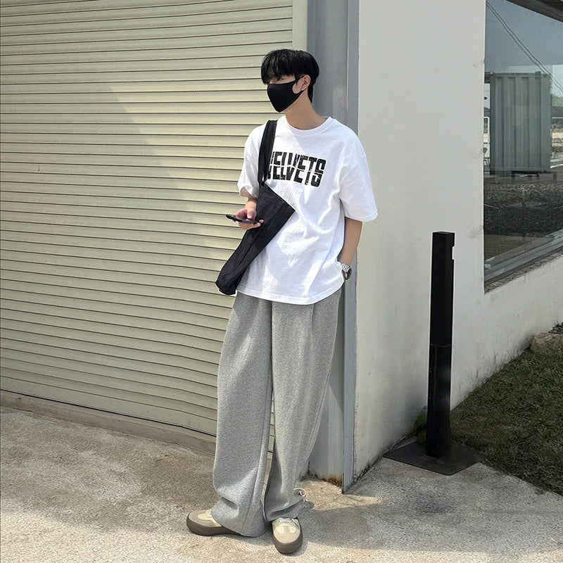 Camiseta informal con tipografía de terciopelo atrevida y fresca de streetwear