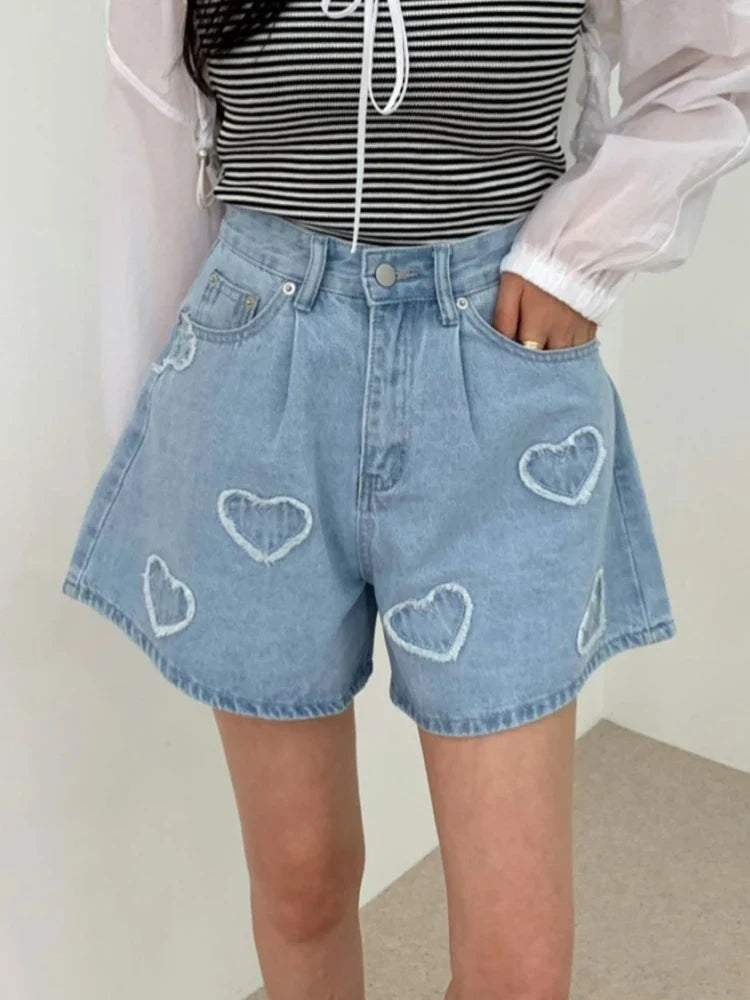 Denim hemelsblauwe hartborduursel shorts