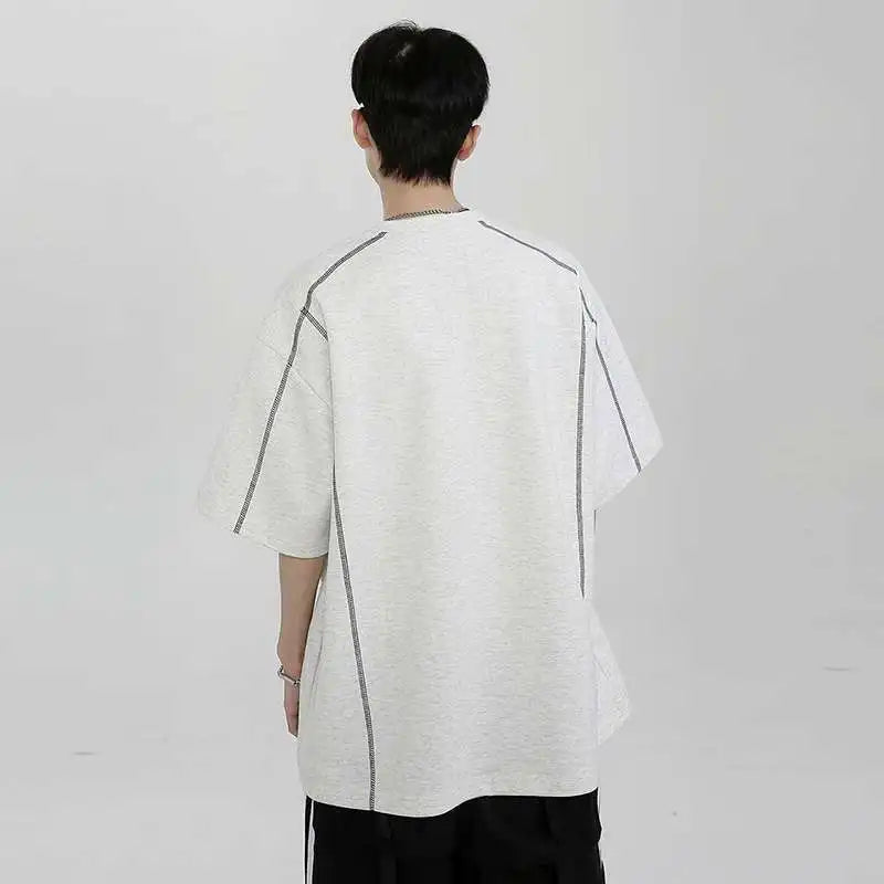 Stilvolles lockeres gestreiftes bedrucktes T-Shirt mit kurzen Ärmeln