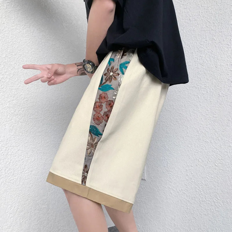 Pantaloncini da streetwear giapponese con ricami floreali