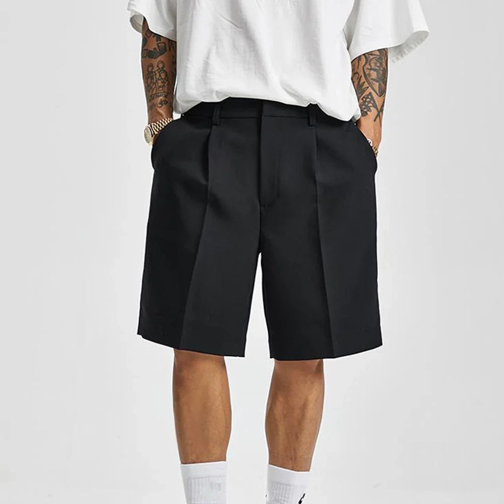 Pantaloncini neri estivi eleganti e sofisticati