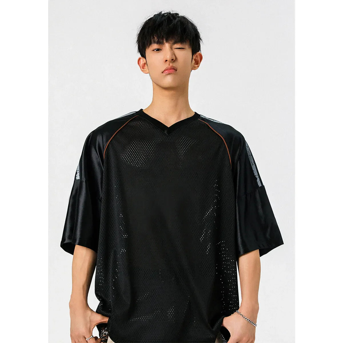 Camiseta informal japonesa de malla transpirable con cuello en V
