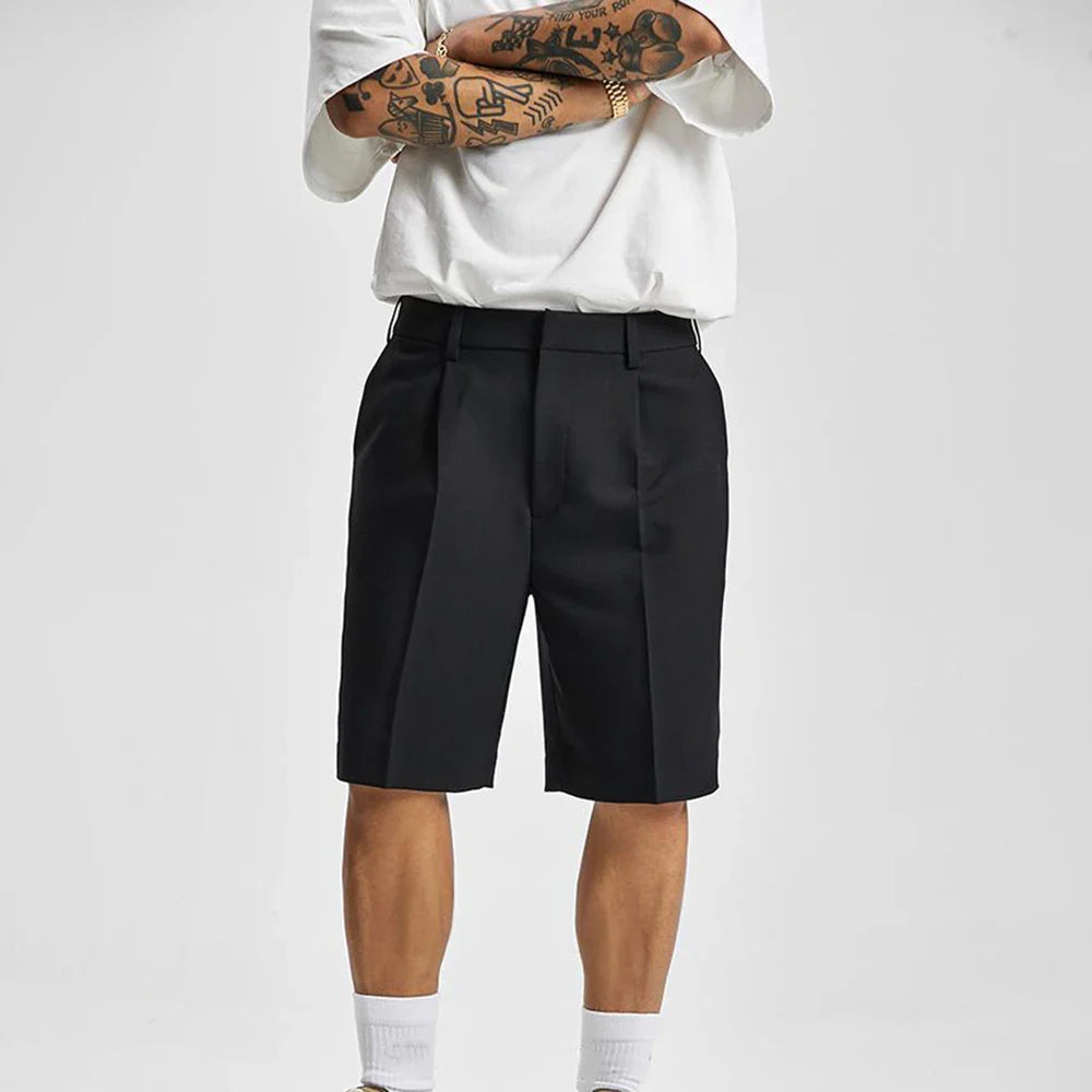 Pantaloncini neri estivi eleganti e sofisticati
