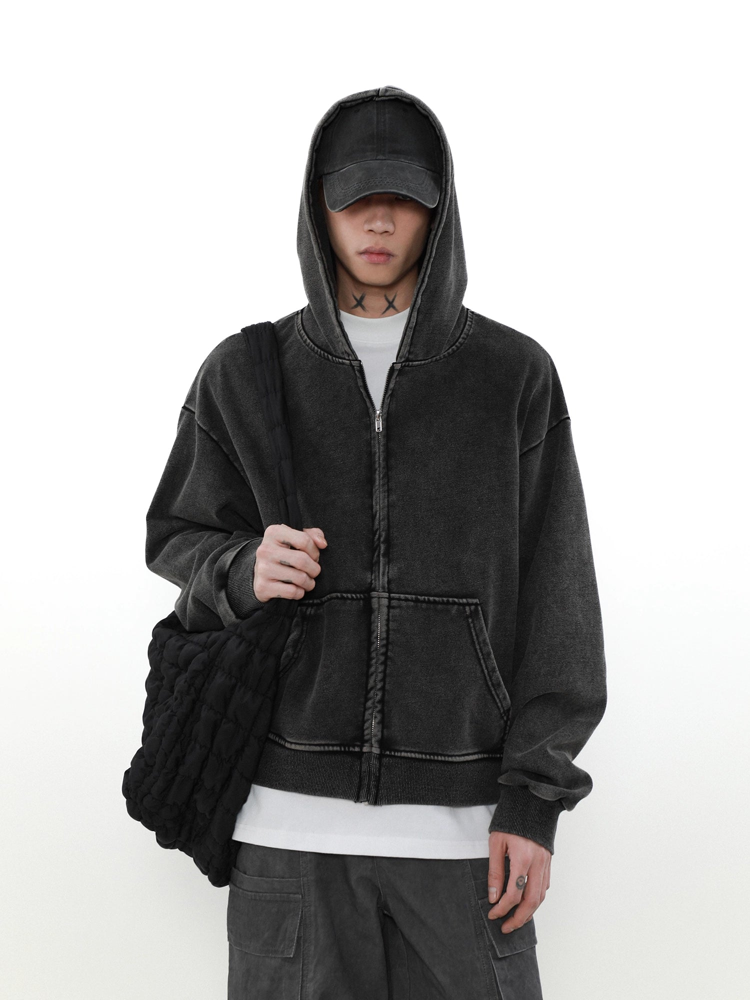 Sudadera con capucha y cremallera lavada estilo vintage