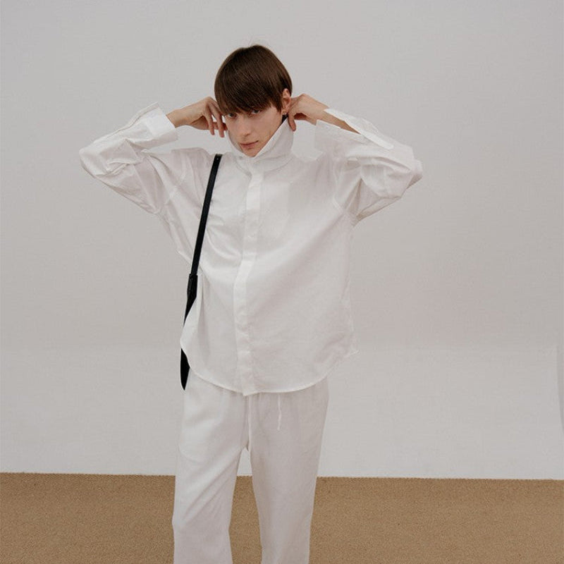 Camicia a maniche lunghe con collo alto e risvolto