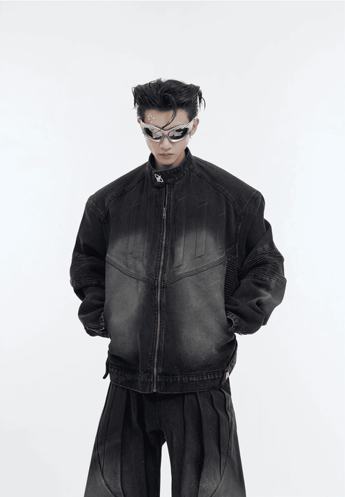 Kombination aus verwaschener Jeansjacke mit Stehkragen und weit geschnittenen Jeans - Schwarz / M / Jacke