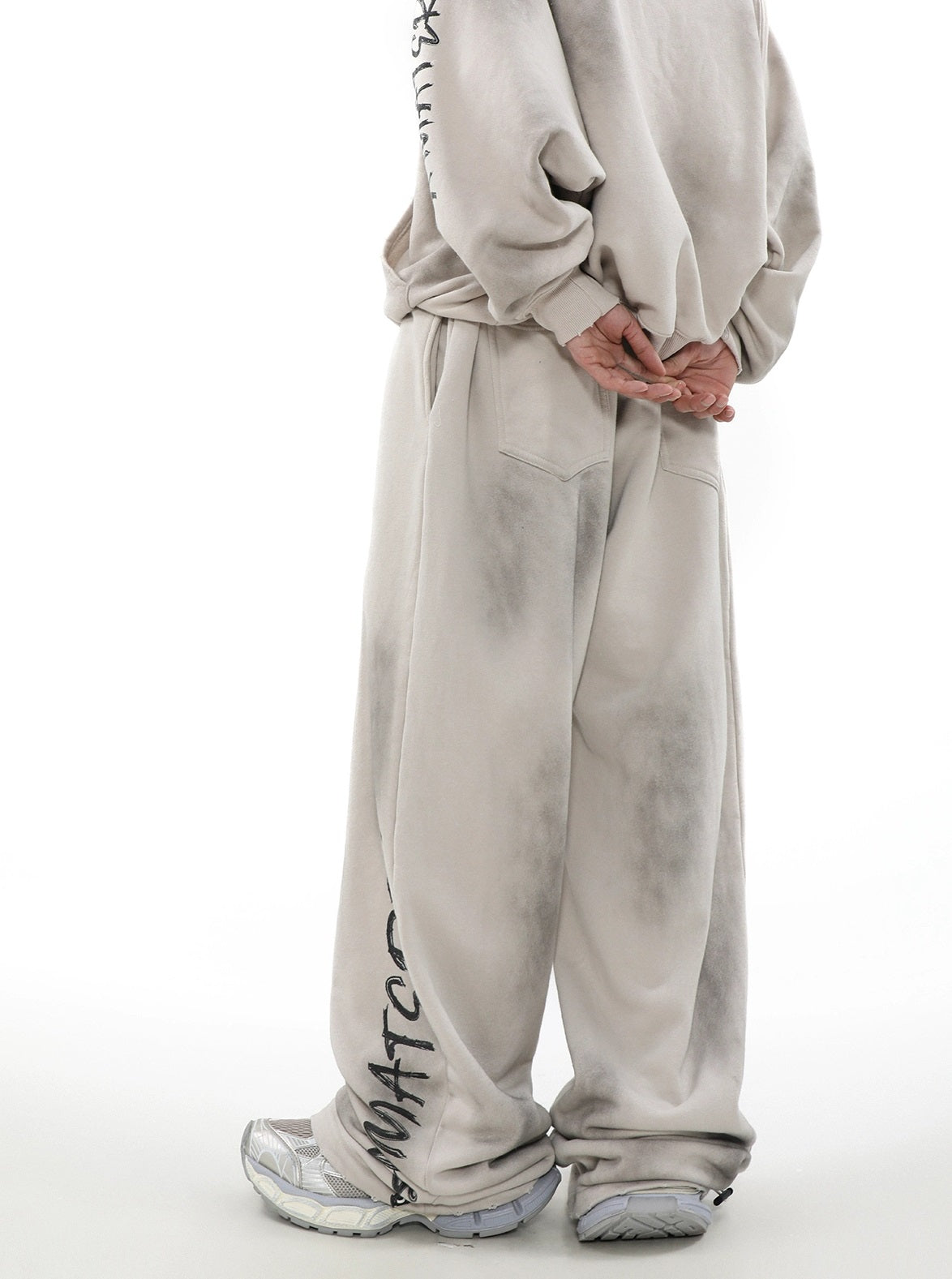 Ensemble sweat à capuche zippé surdimensionné à patch graffiti et pantalon de survêtement large à motif graffiti