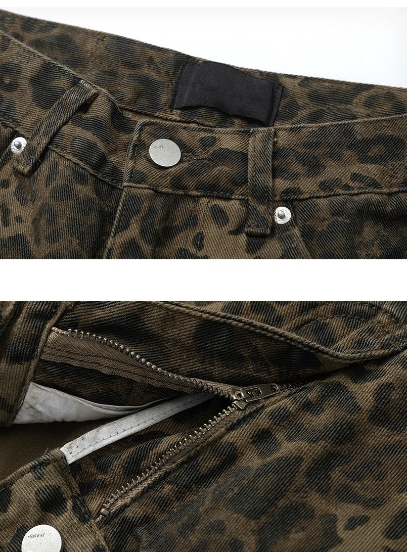 Vaqueros de mezclilla con estampado de leopardo y pierna ancha