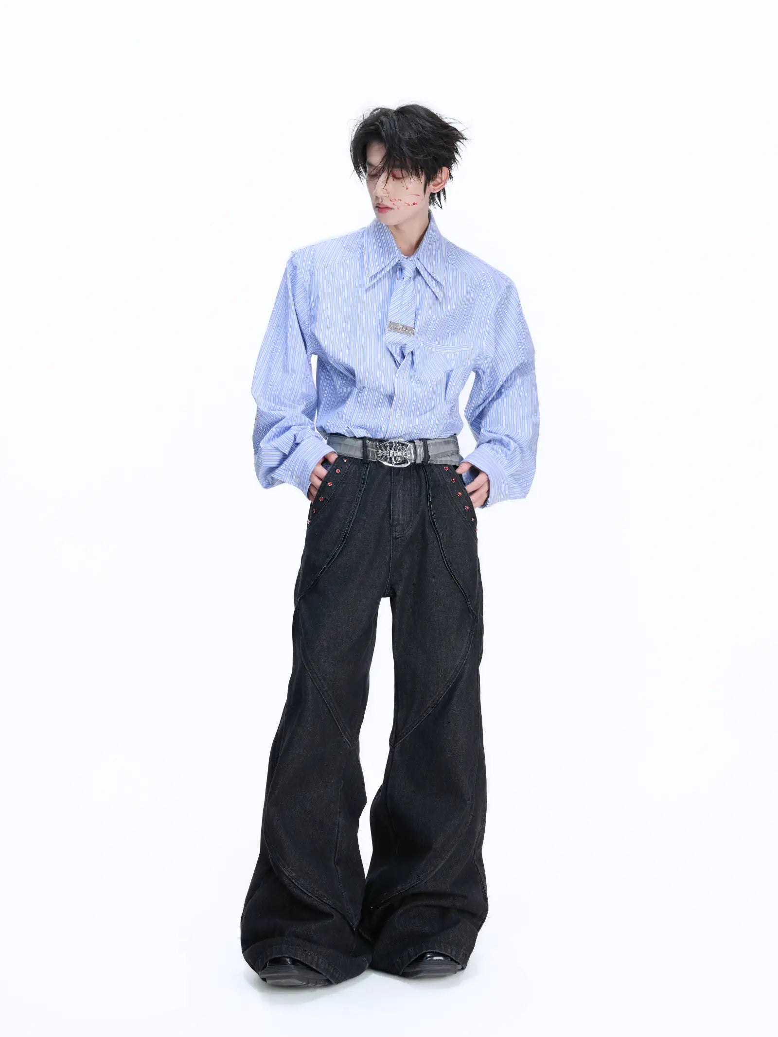 Camicia oversize con spalline a righe e design a doppia cravatta