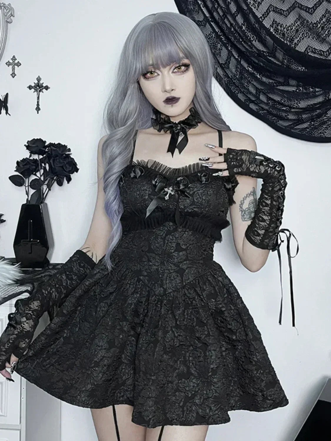 Robe mini noire dos nu, style corset, à volants, en dentelle rose, à motifs et patchwork, pour soirée, style A-line.