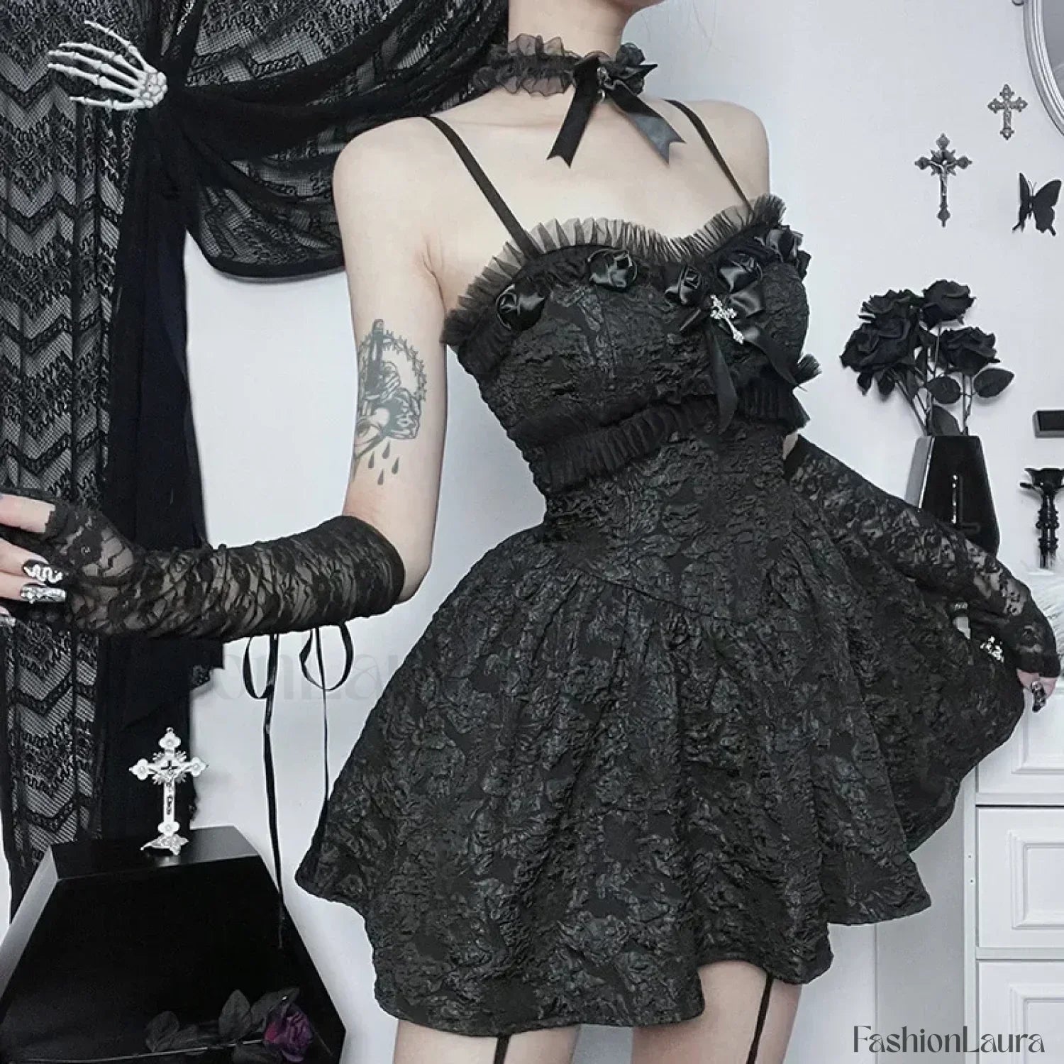 Robe mini noire dos nu, style corset, à volants, en dentelle rose, à motifs et patchwork, pour soirée, style A-line.