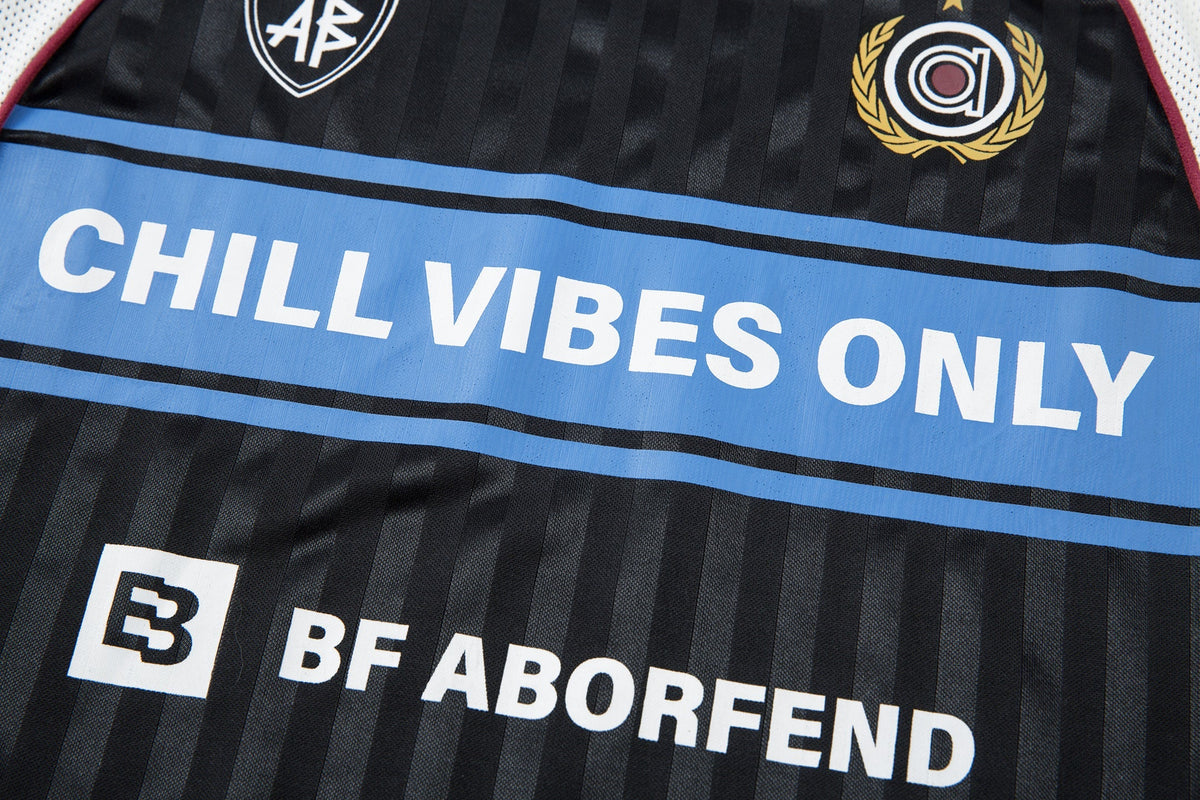 Camiseta de Manga Longa “Chill Vibes Only” da Madxmarx