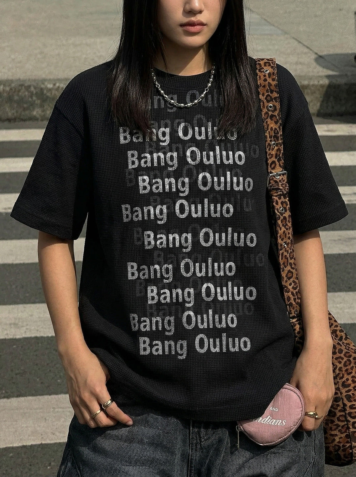 Bang Ouluo Graphic T-Shirt
