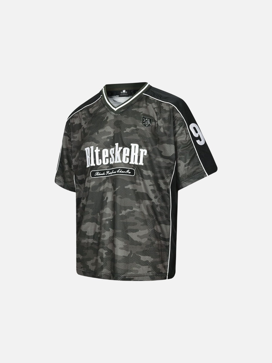 Jersey-Top mit V-Ausschnitt und auffälligem Camo-Print