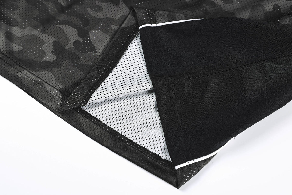 Jersey-Top mit V-Ausschnitt und auffälligem Camo-Print