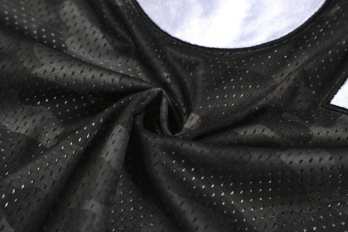 Jersey-Top mit V-Ausschnitt und auffälligem Camo-Print