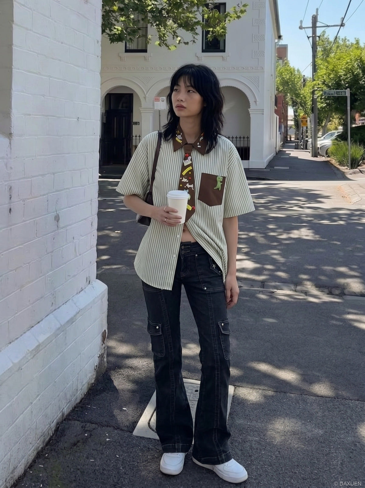 Oversize-Hemd mit Cartoon-Stickerei und Knopfleiste