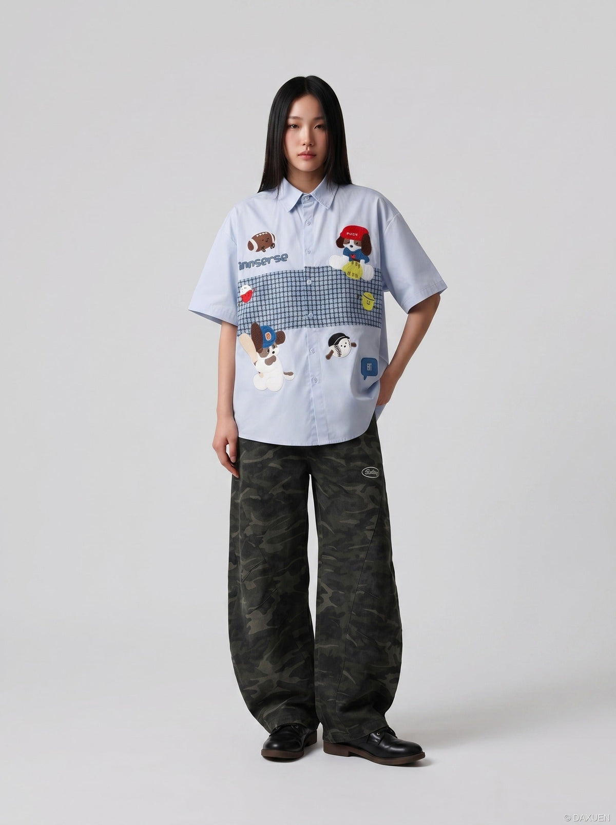 Oversize-Button-up-Hemd im Cartoon-Vibe