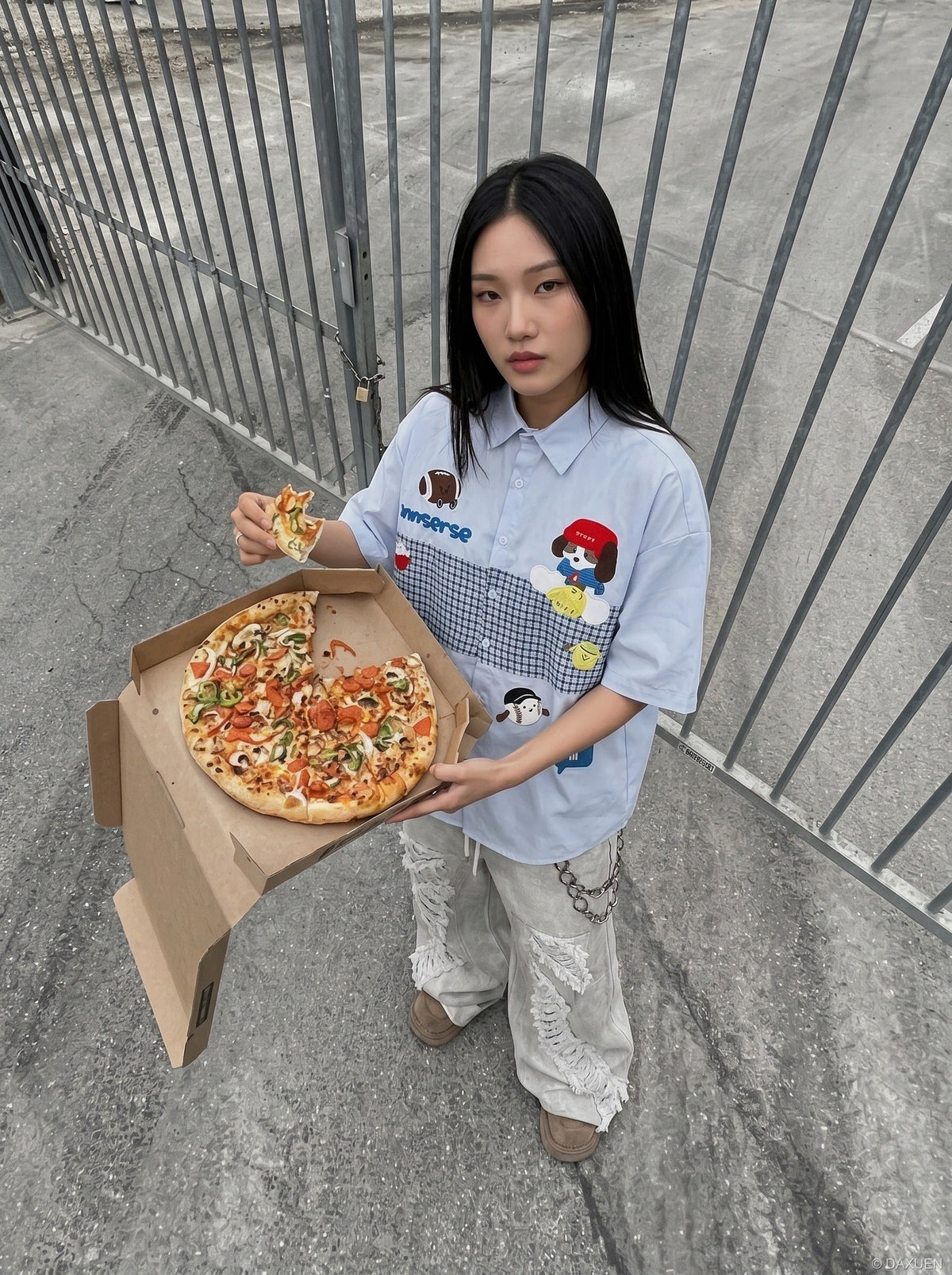 Oversize-Button-up-Hemd im Cartoon-Vibe