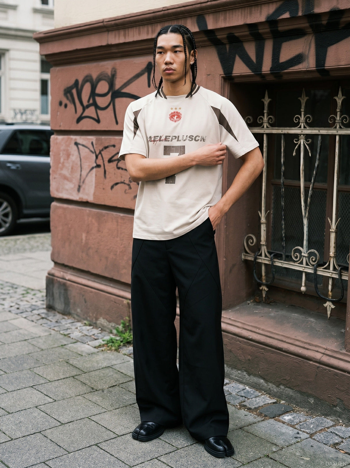 Contrasting Panel Short-Sleeve T-Shirt