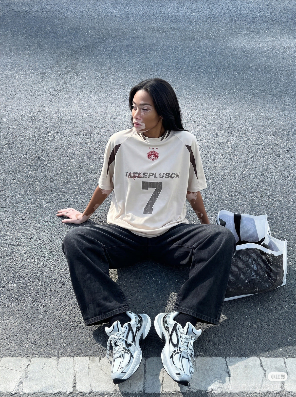 Contrasting Panel Short-Sleeve T-Shirt