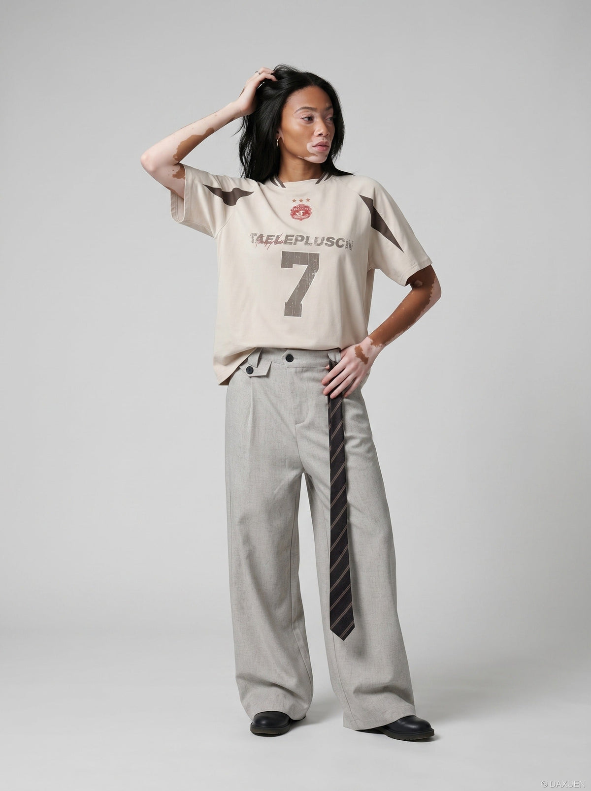 Contrasting Panel Short-Sleeve T-Shirt