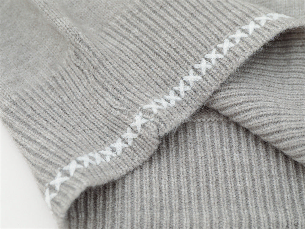 Contrasting White Embroidery Knit Sweater