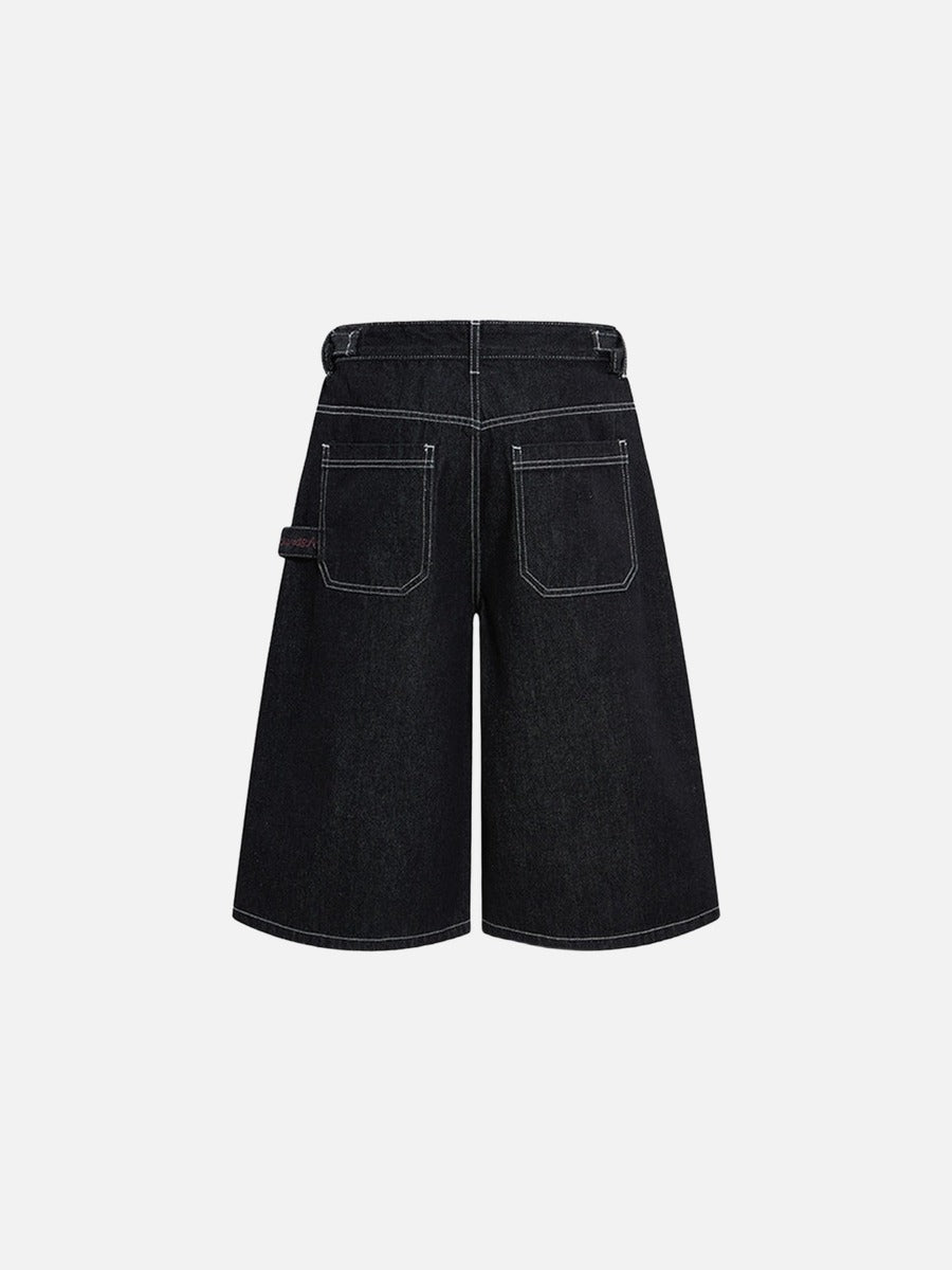 Kurze Jeanshose mit weitem Bein