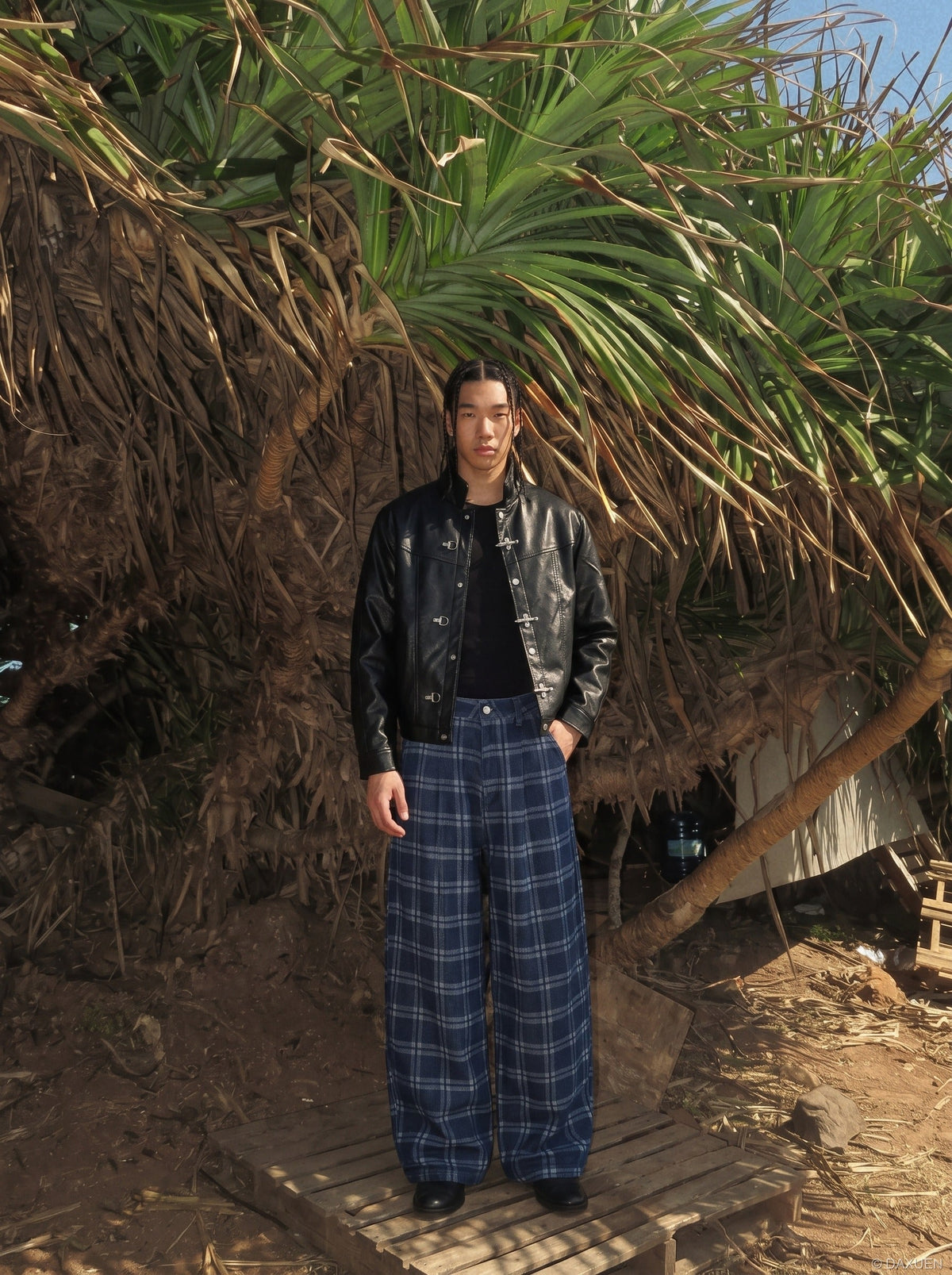 DAXUEN dark blue plaid wide-leg trousers — model photo