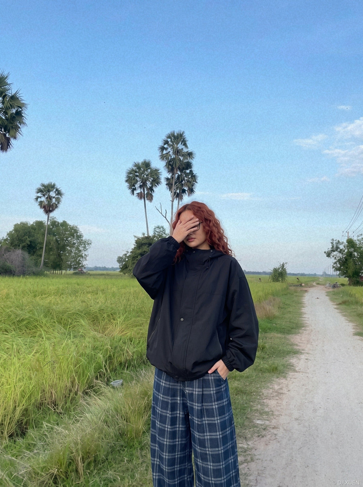 DAXUEN dark blue plaid wide-leg trousers — model photo