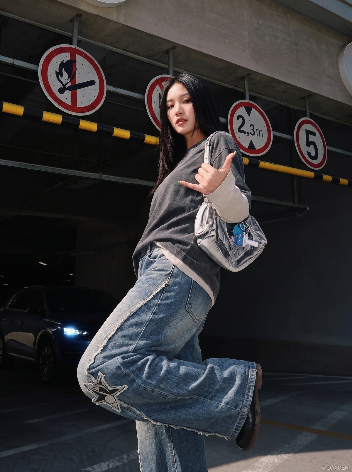 Distressed Barrel Denim Jeans with Stars