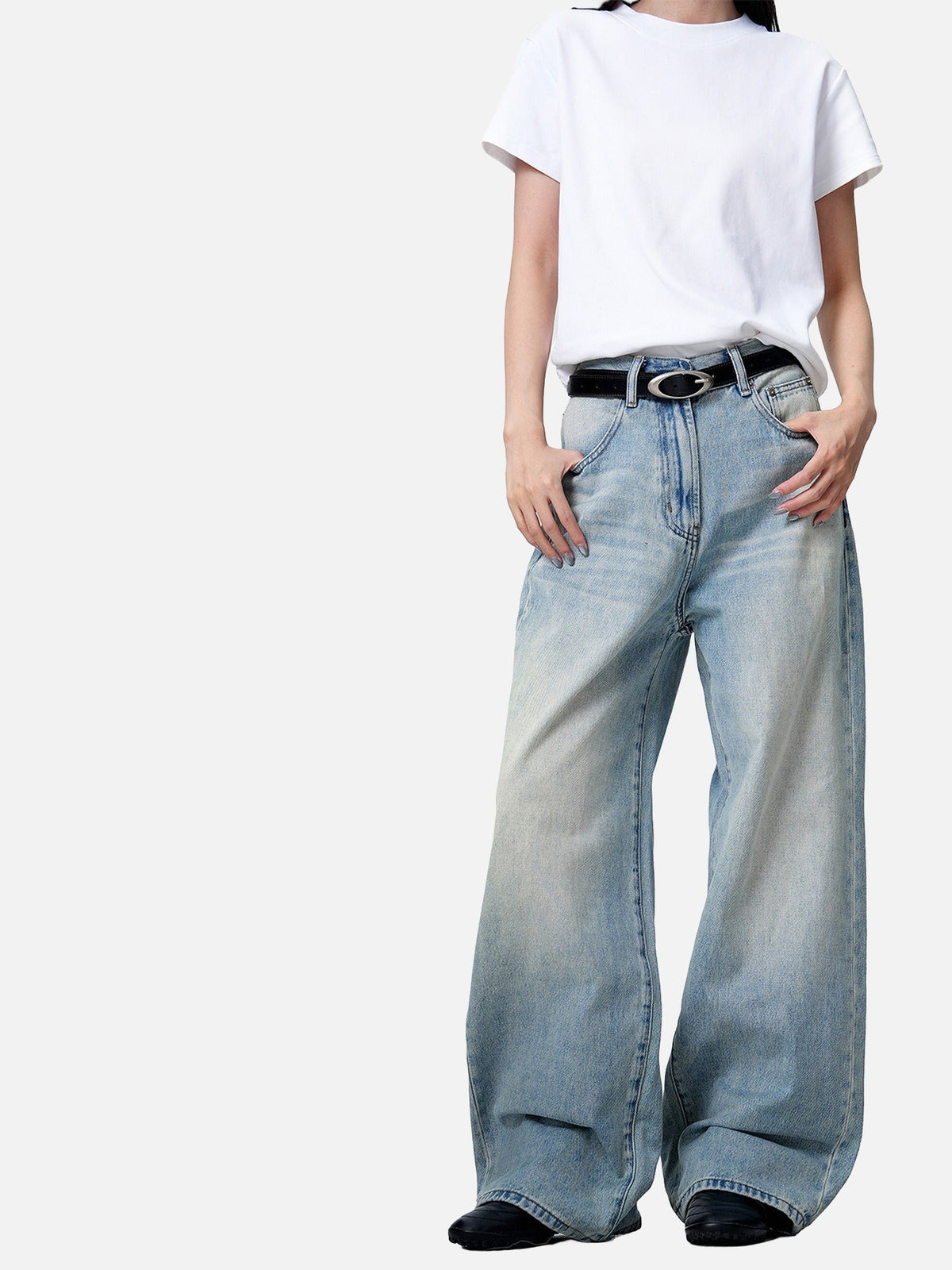 Distressed Gradient Wide-Leg Denim Jeans