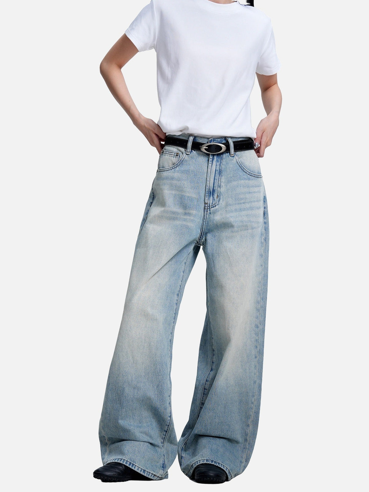 Distressed Gradient Wide-Leg Denim Jeans
