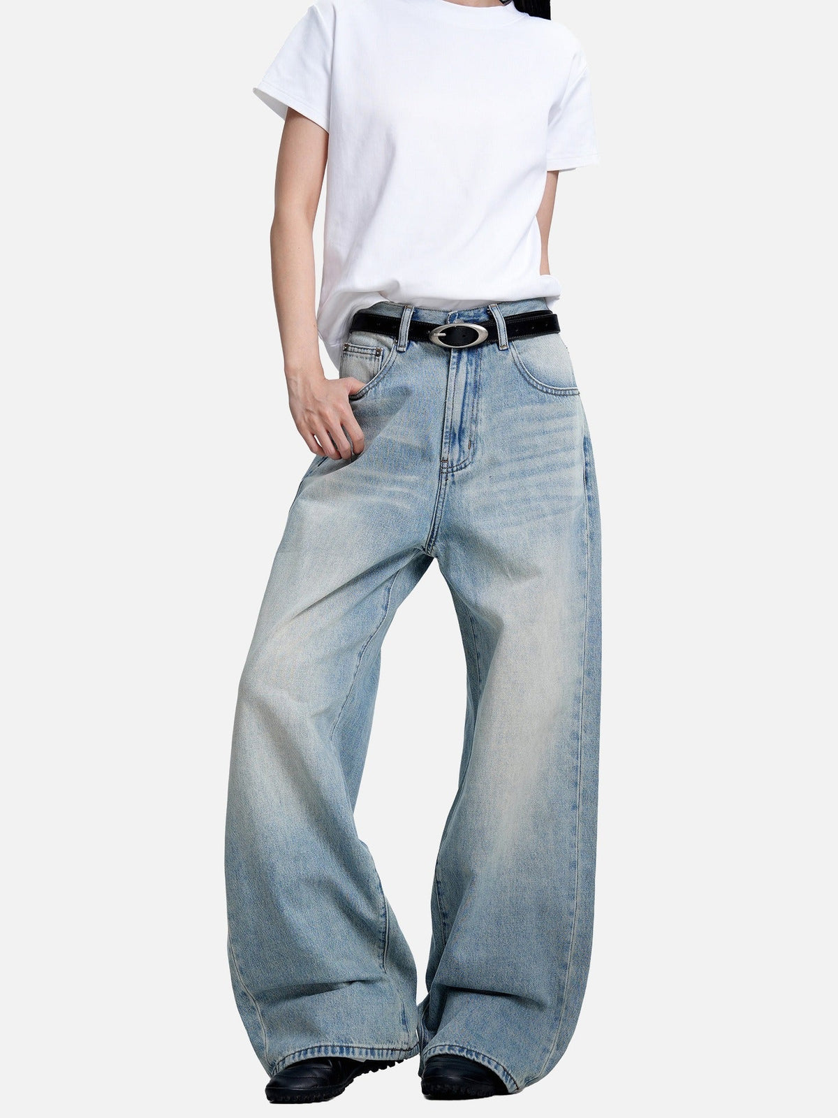 Distressed Gradient Wide-Leg Denim Jeans
