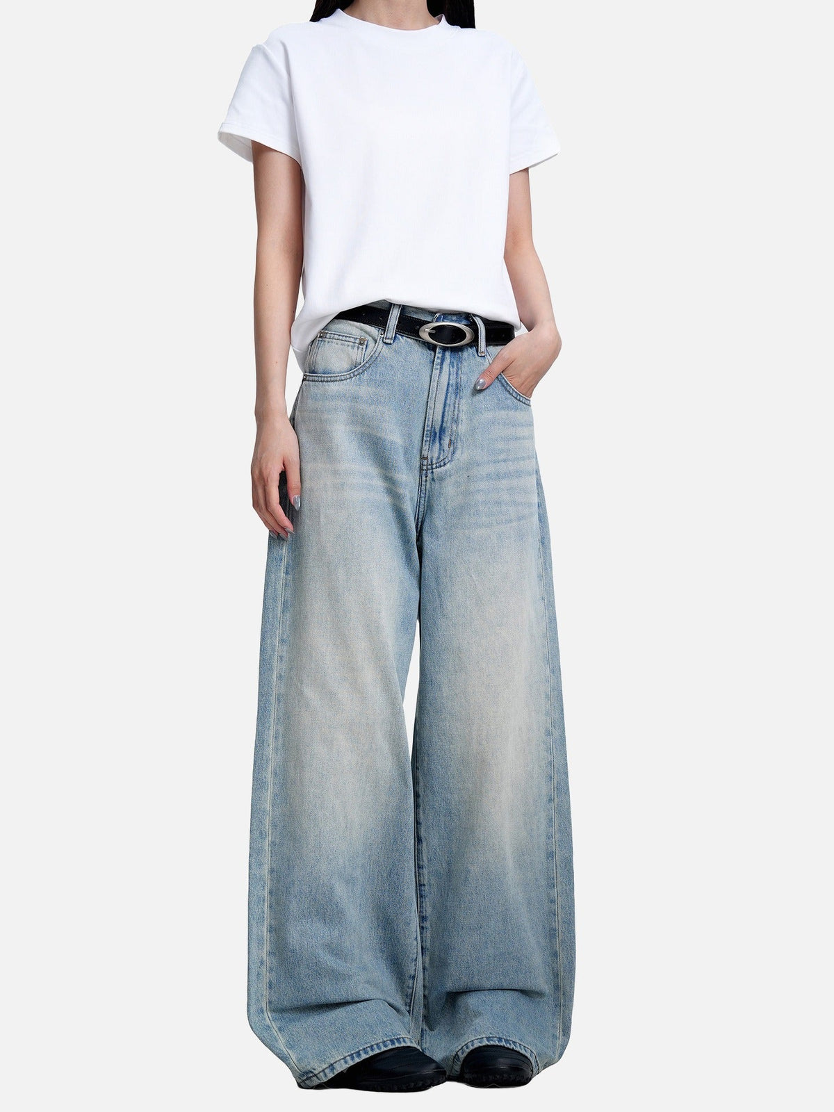 Distressed Gradient Wide-Leg Denim Jeans