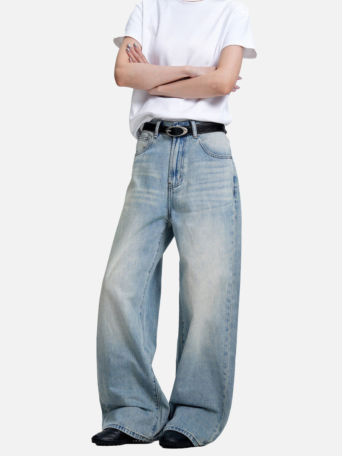 Distressed Gradient Wide-Leg Denim Jeans