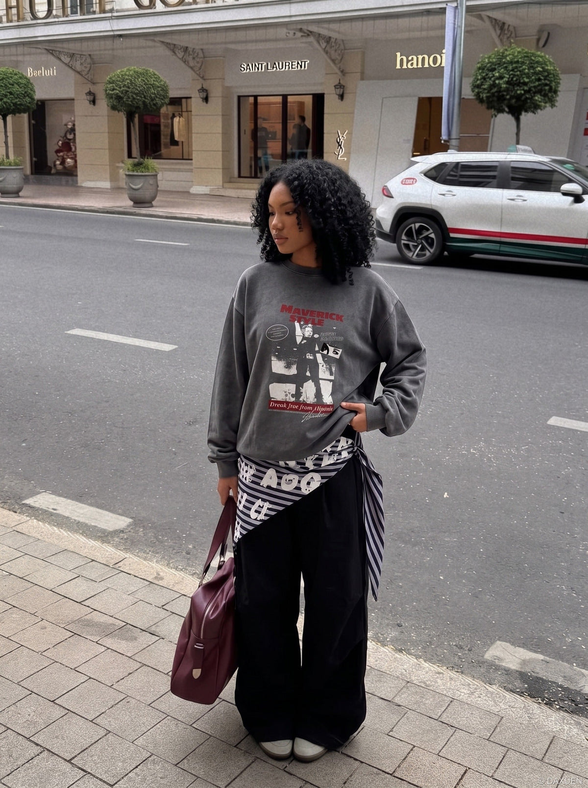 DAXUEN washed charcoal oversized distressed-graphic crewneck sweatshirt — model photo