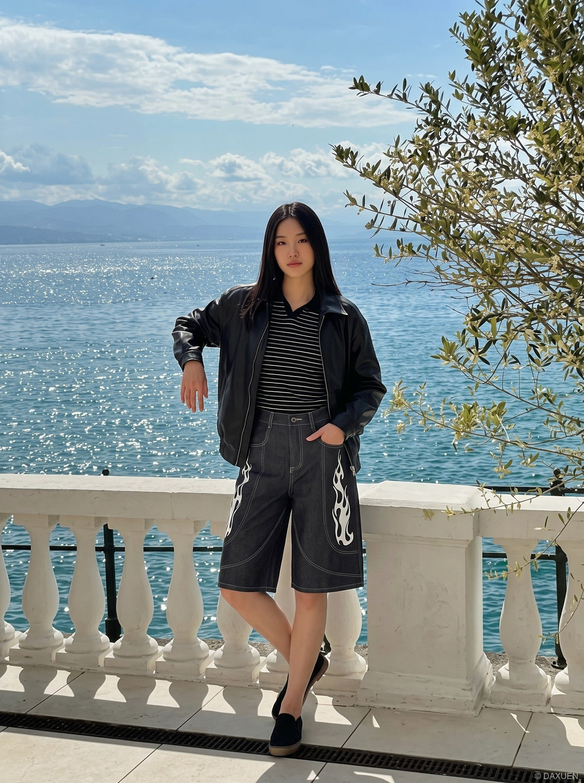 Dunkelgraue Wide-Leg-Shorts mit Flammen-Grafik