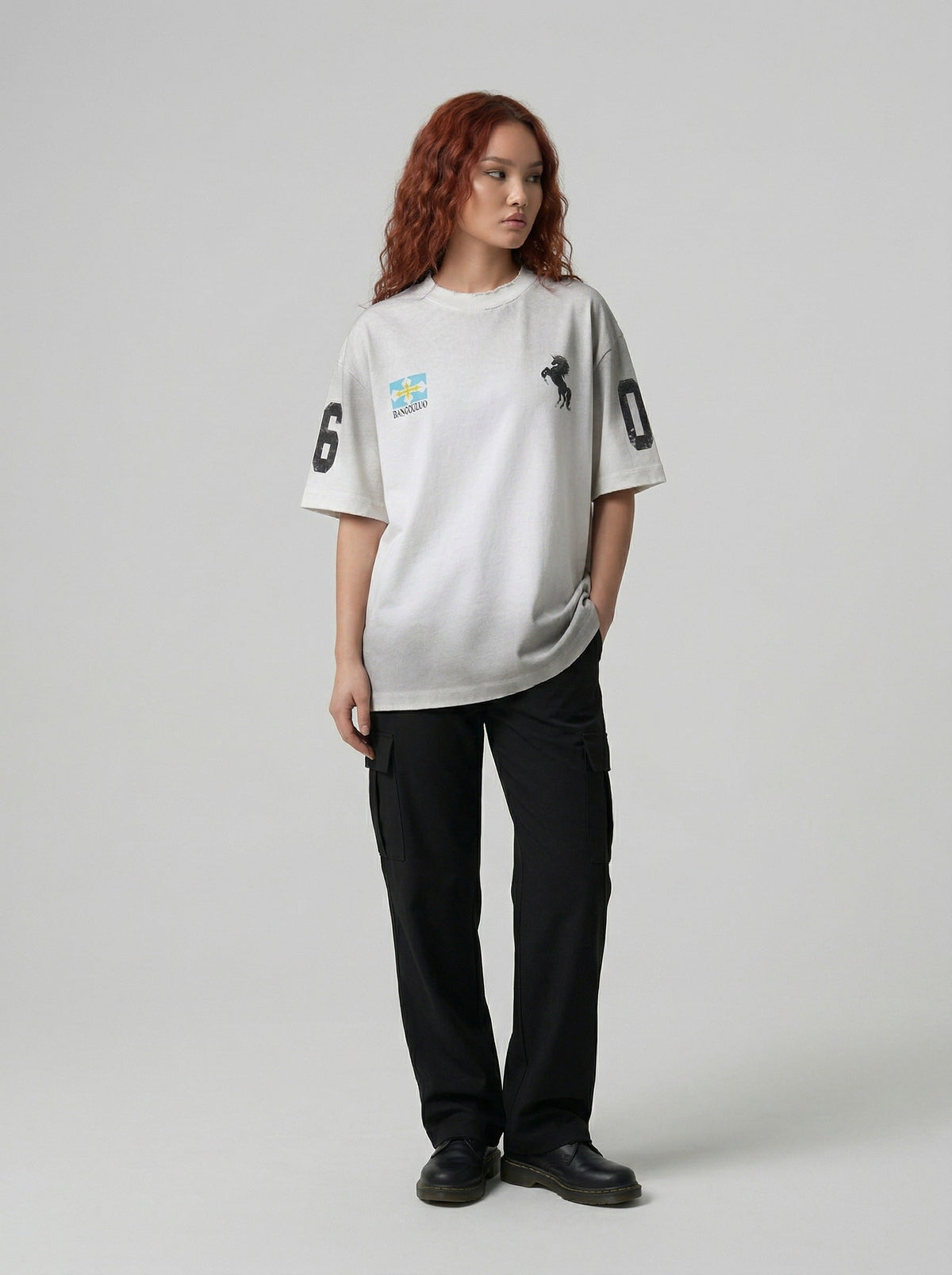 Distressed-Grafik-T-Shirt mit Farbverlauf