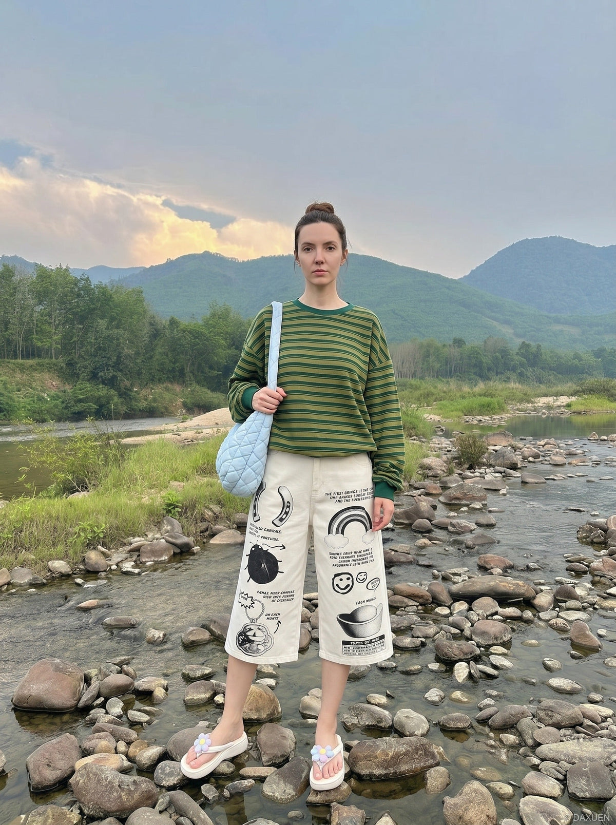 Grafische Cropped-Hose mit weitem Bein